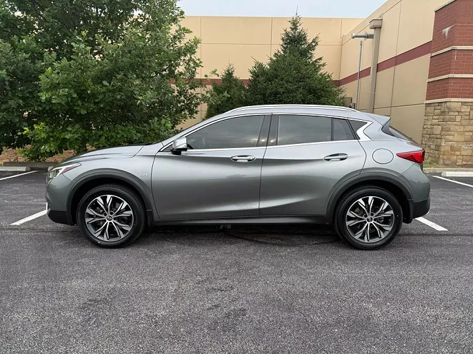 2017 Infiniti QX30