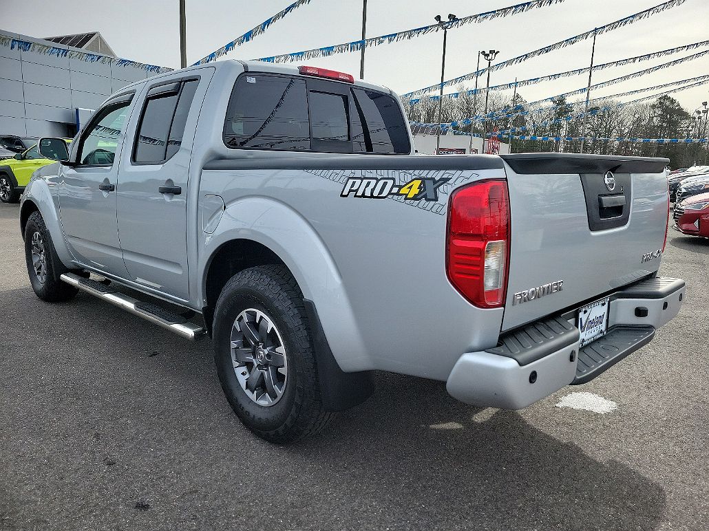2018 Nissan Frontier PRO-4X image 3