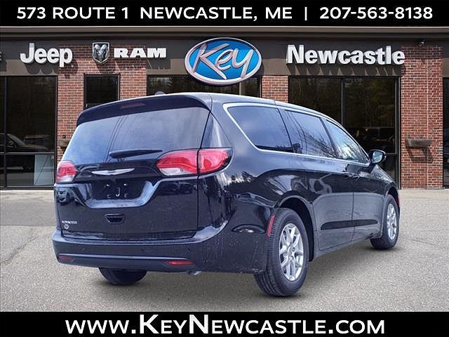 2025 Chrysler Voyager