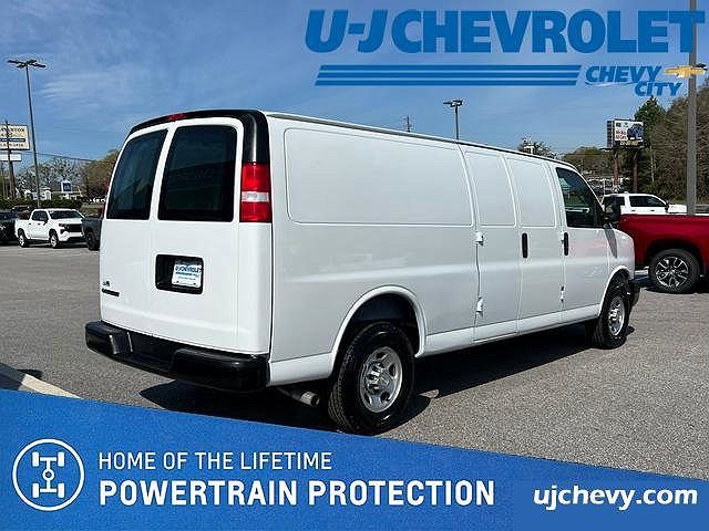 2021 Chevrolet Express 2500 image 2