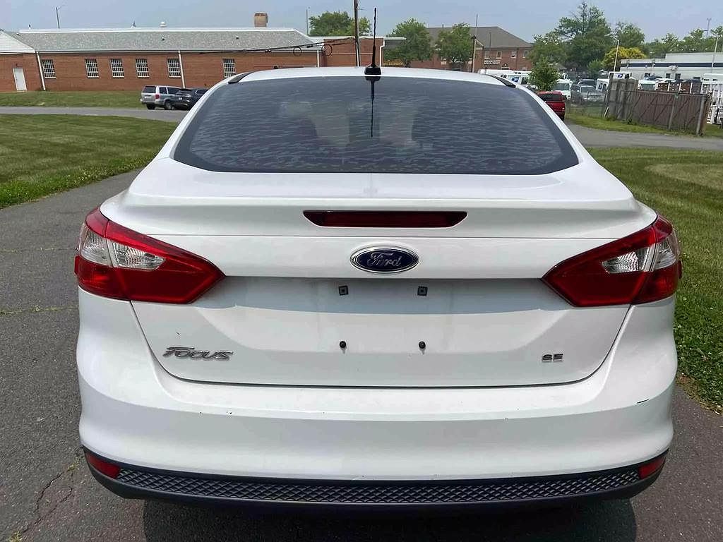 2014 Ford Focus SE image 4