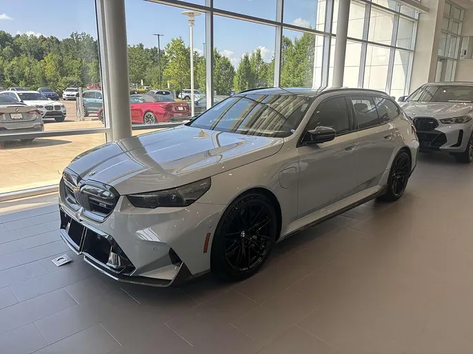 2025 BMW M5