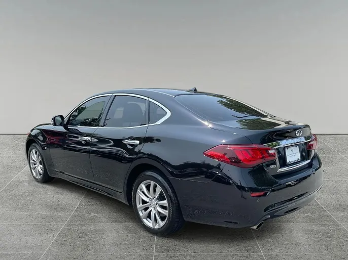 2016 Infiniti Q70