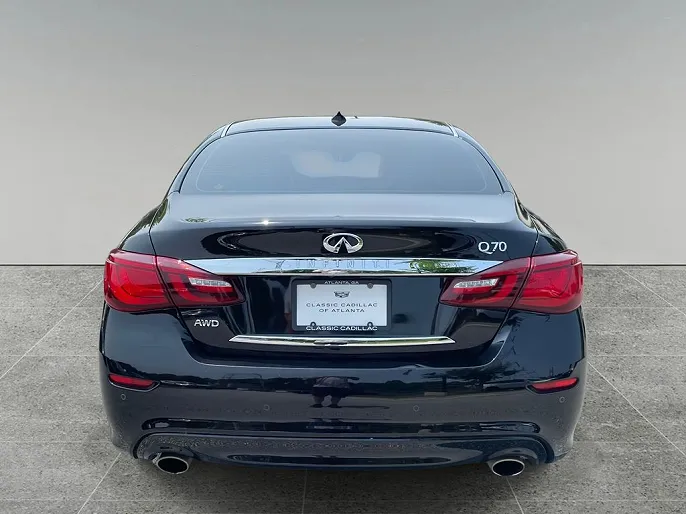2016 Infiniti Q70