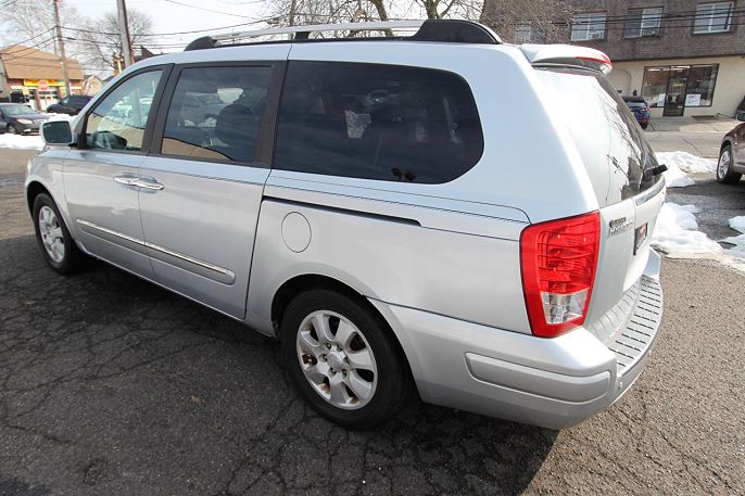 2007 Hyundai Entourage