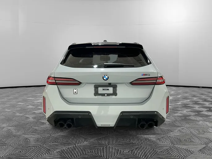 2025 BMW M5