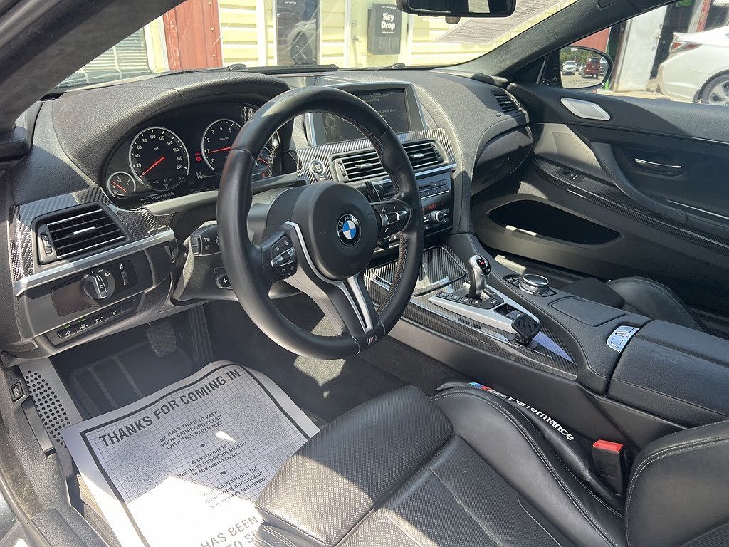 2015 BMW M6 Base image 35
