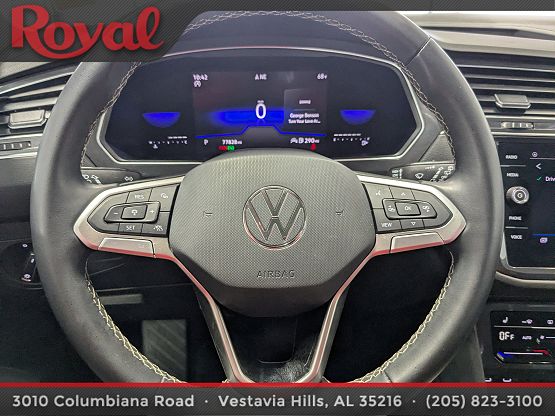 2022 Volkswagen Tiguan SE photo 2