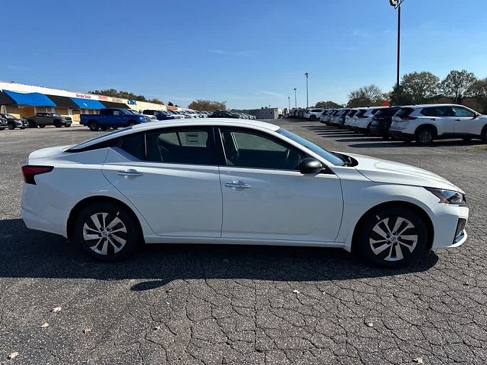 2025 Nissan Altima