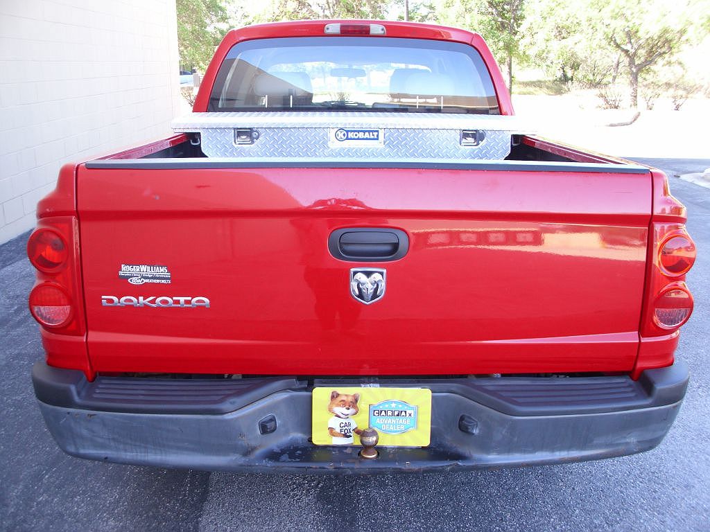 2008 Dodge Dakota SXT image 4