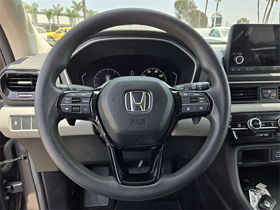2024 Honda Pilot LX photo 11