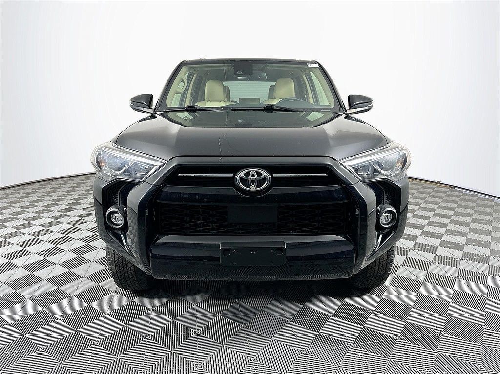 2022 Toyota 4Runner SR5 image 1