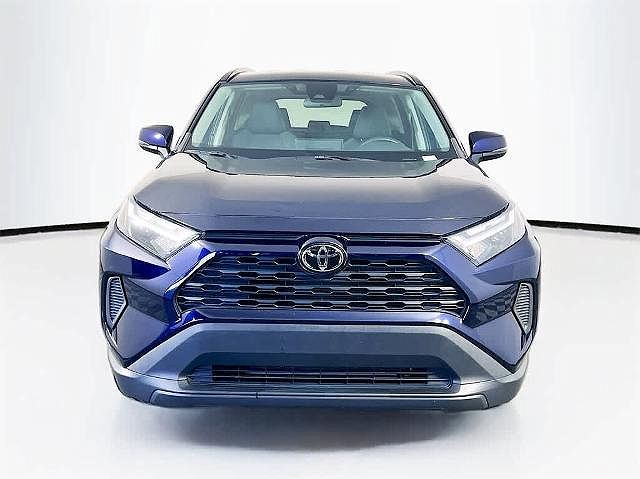 2022 Toyota RAV4 XLE image 5