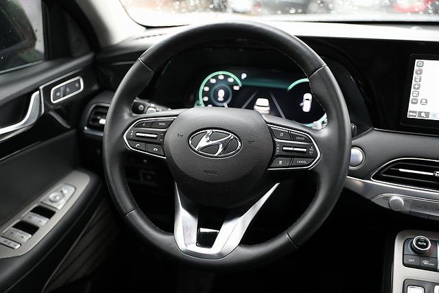 2022 Hyundai Palisade Limited image 2