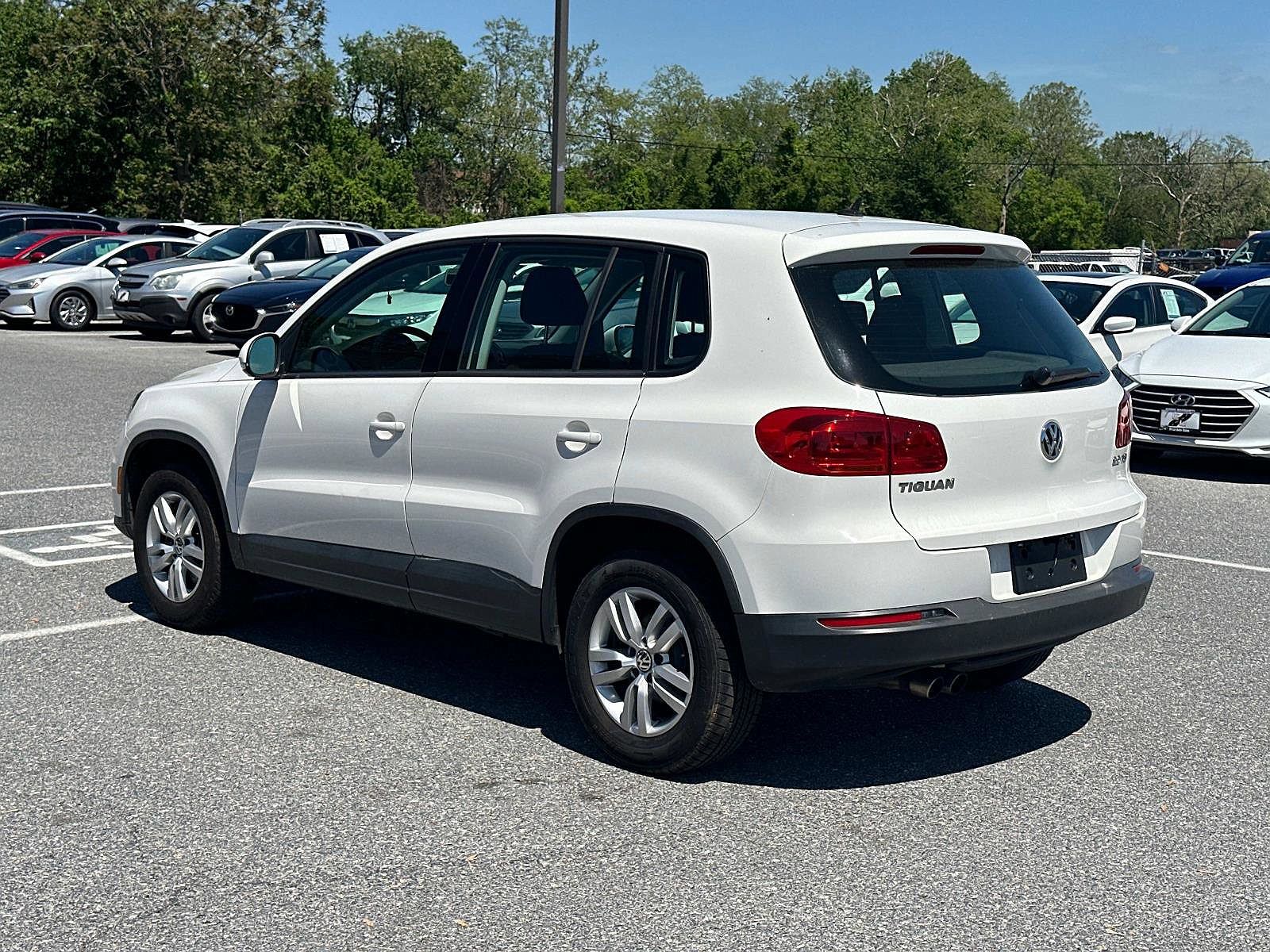 2012 Volkswagen Tiguan LE image 5