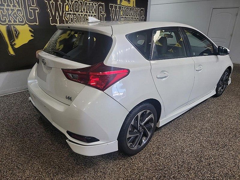 2016 Scion iM null image 5