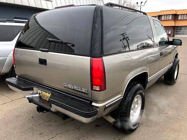 1999 Chevrolet Tahoe null image 3