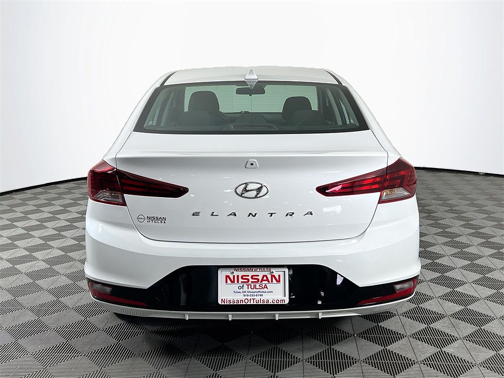 2019 Hyundai Elantra SEL image 5