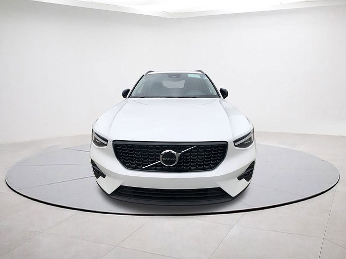 2026 Volvo XC40