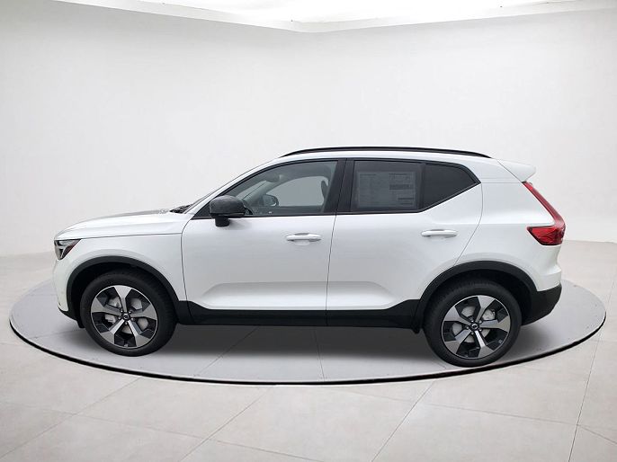2026 Volvo XC40