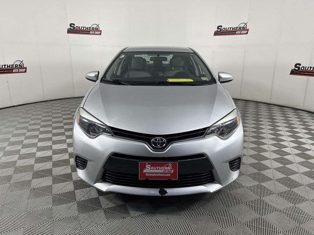 2016 Toyota Corolla LE image 1