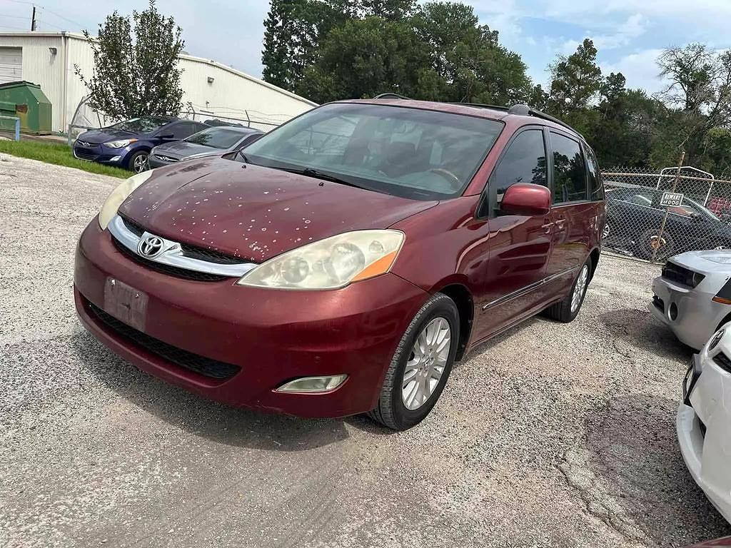 2007 Toyota Sienna XLE Limited image 0