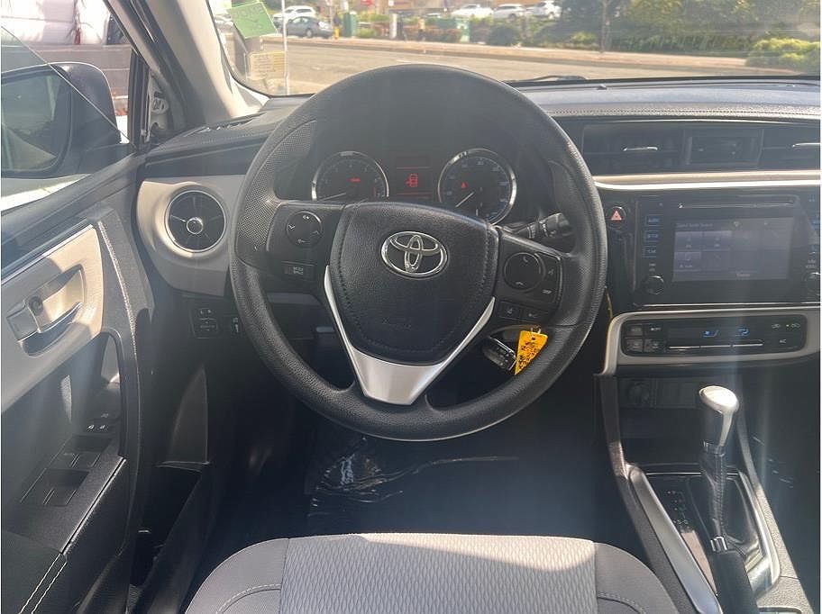 2018 Toyota Corolla LE image 12