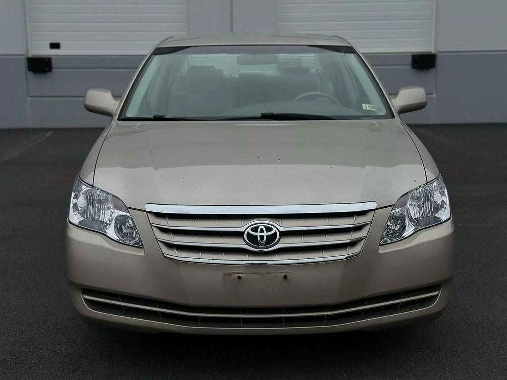 2005 Toyota Avalon XL image 8