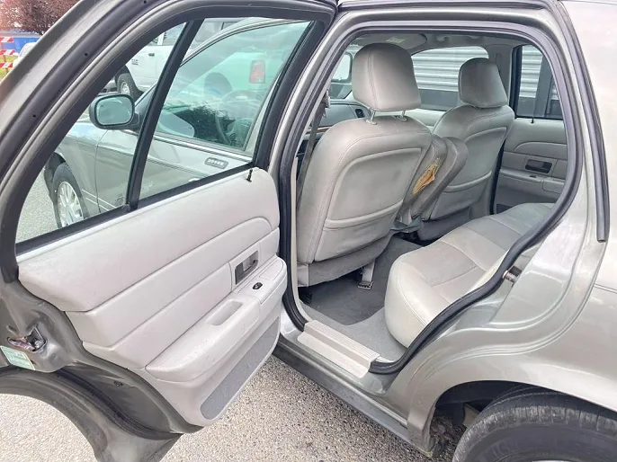 2004 Ford Crown Victoria