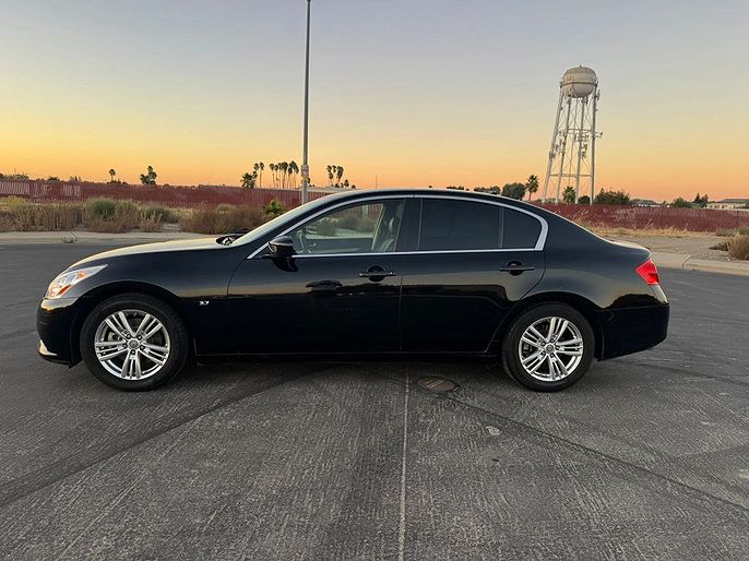 2015 Infiniti Q40