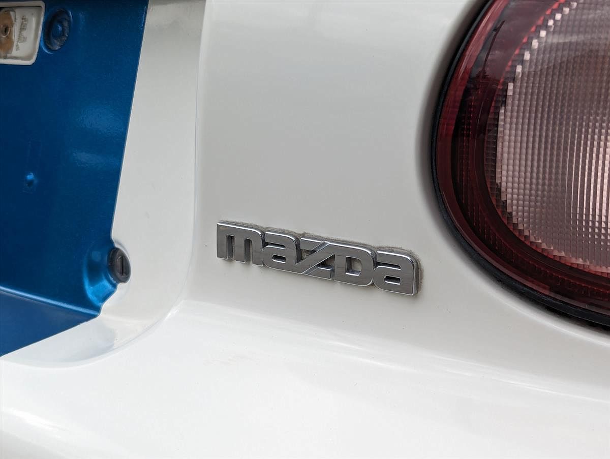 1999 Mazda Miata null image 30