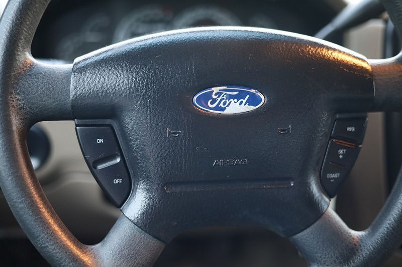 2002 Ford Explorer XLT image 14