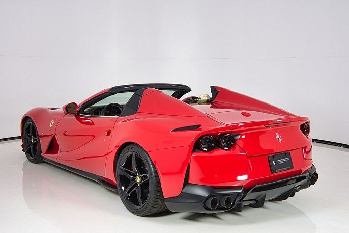 2021 Ferrari 812 GTS