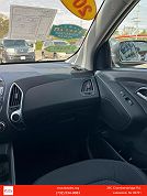 2012 Hyundai Tucson GL image 20