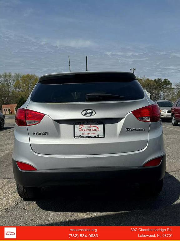 2012 Hyundai Tucson GL image 6
