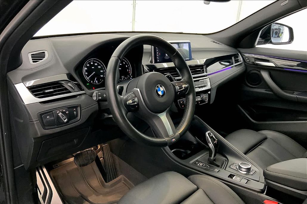 2020 BMW X2 xDrive28i image 1