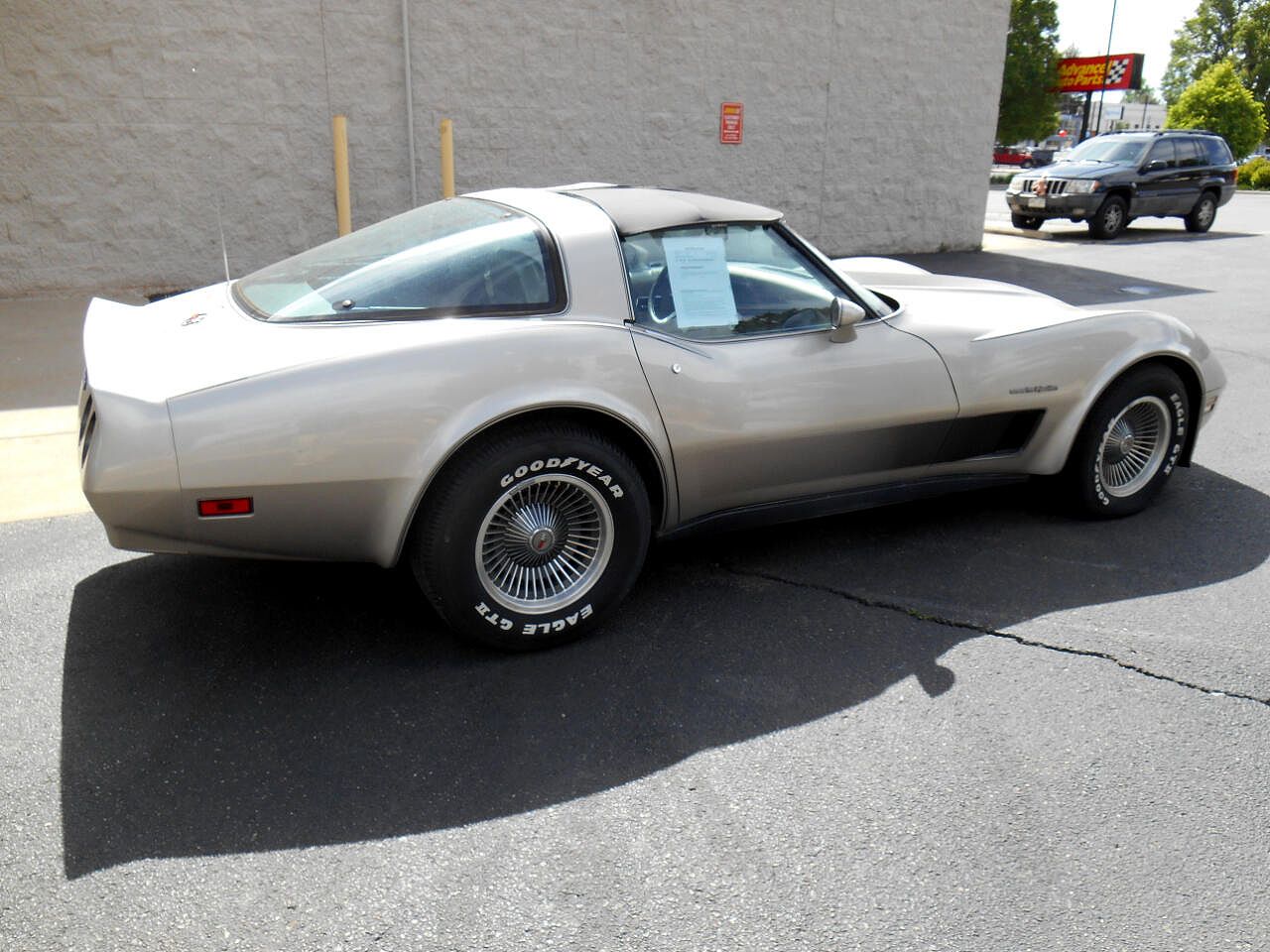 1982 Chevrolet Corvette null image 4
