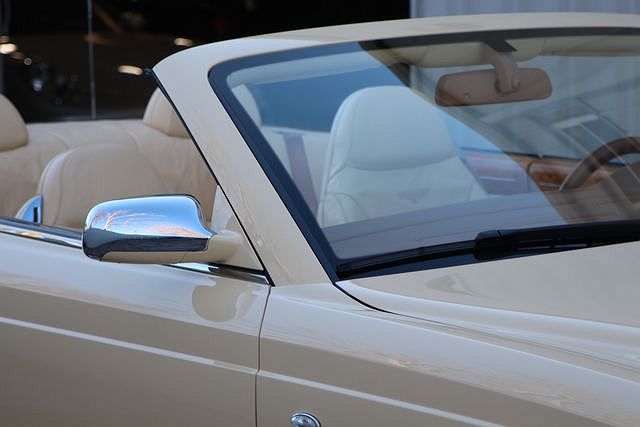 2009 Bentley Azure null image 4