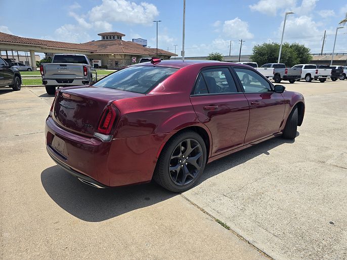 2021 Chrysler 300