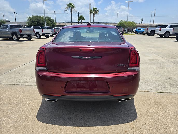 2021 Chrysler 300