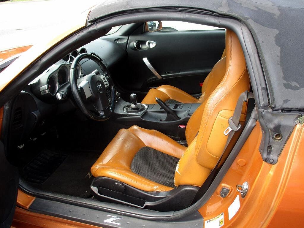 2005 Nissan Z 350Z image 4