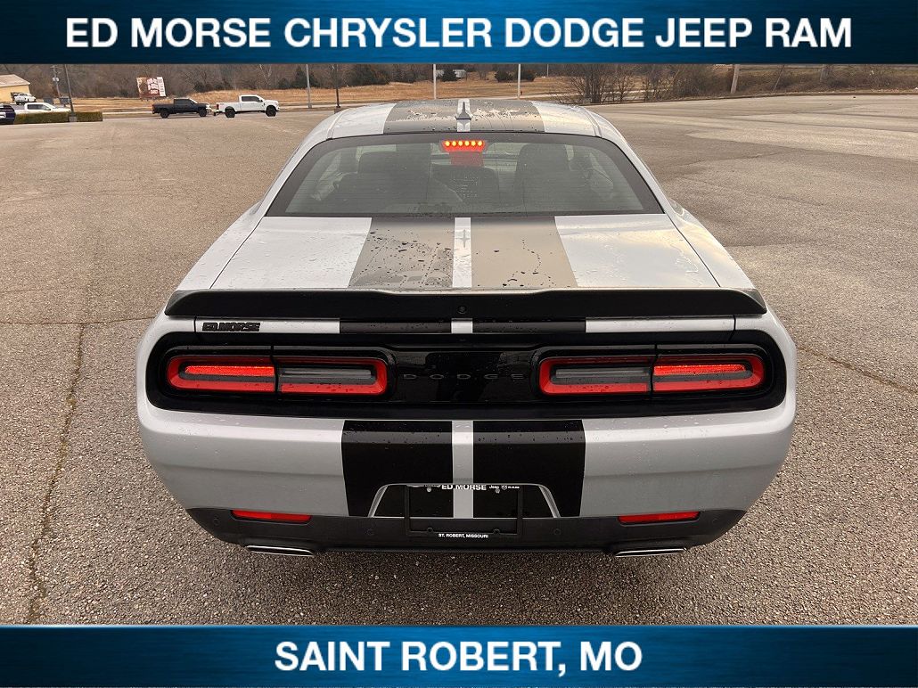 2023 Dodge Challenger GT image 2
