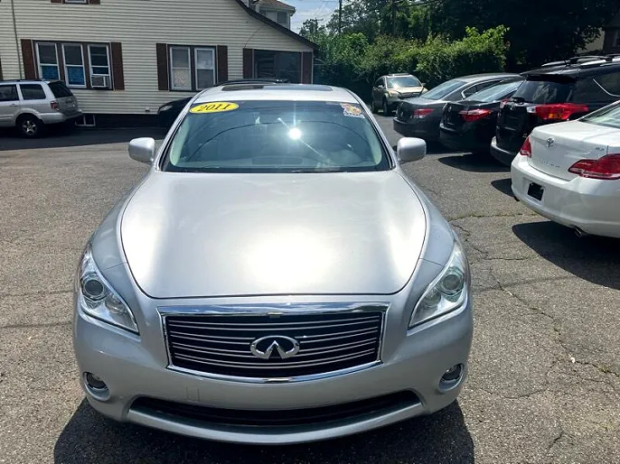 2011 Infiniti M56