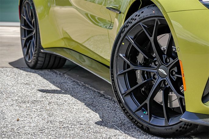 2025 Aston Martin V8 Vantage