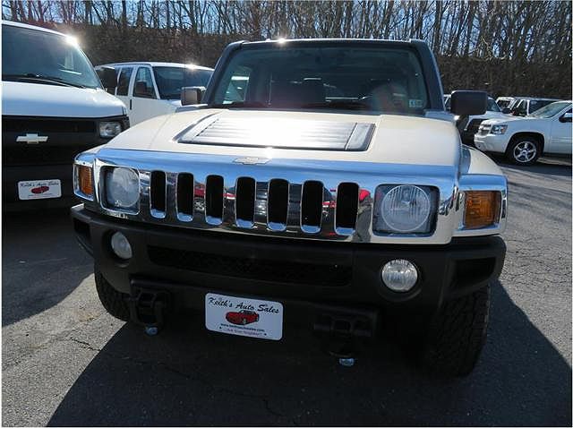 2009 Hummer H3T null image 16