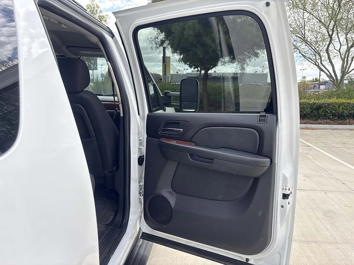 2012 Chevrolet Suburban 2500