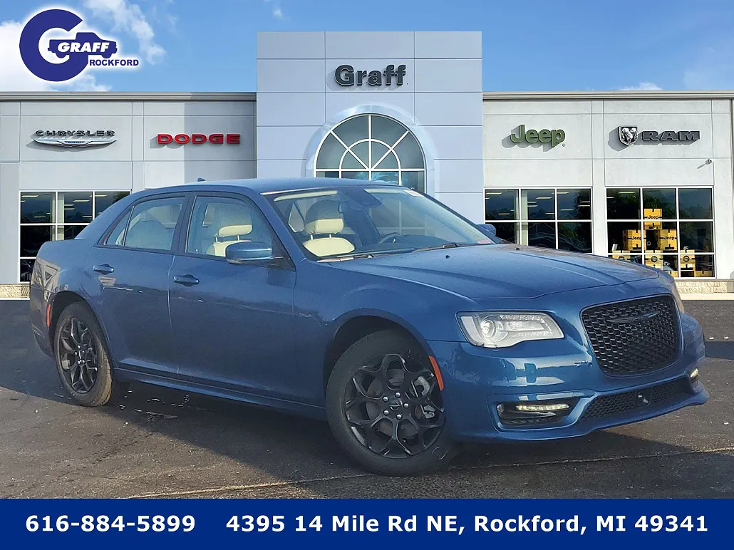 2023 Chrysler 300 Touring image 0