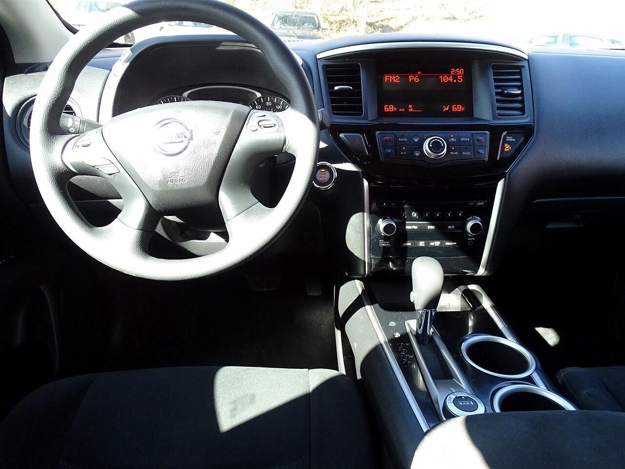 2013 Nissan Pathfinder S image 9
