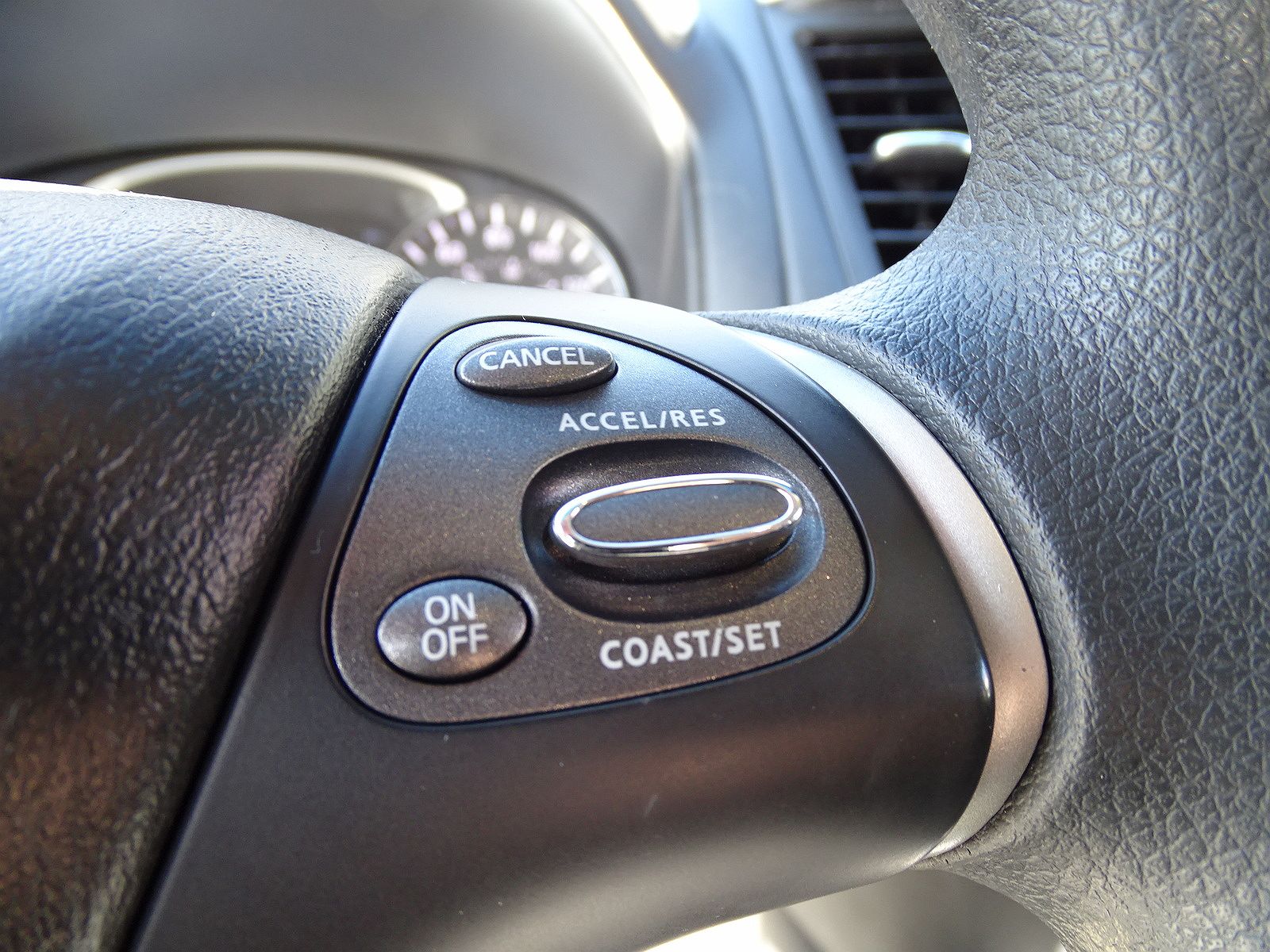 2013 Nissan Pathfinder S image 15
