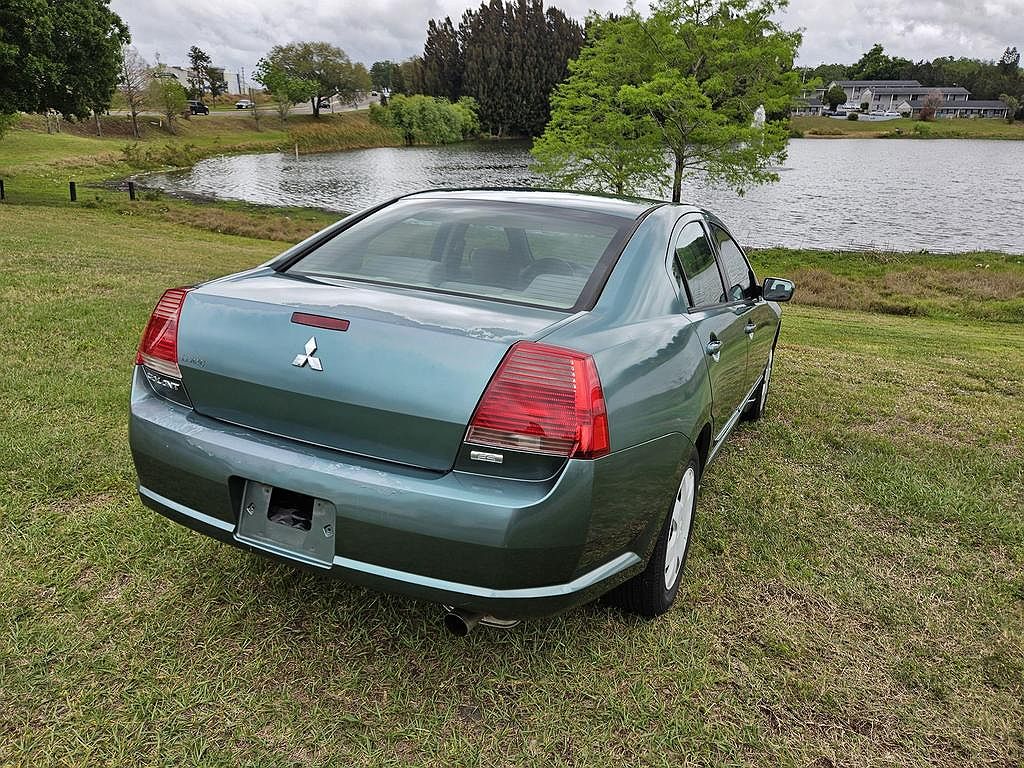 2005 Mitsubishi Galant ES image 3